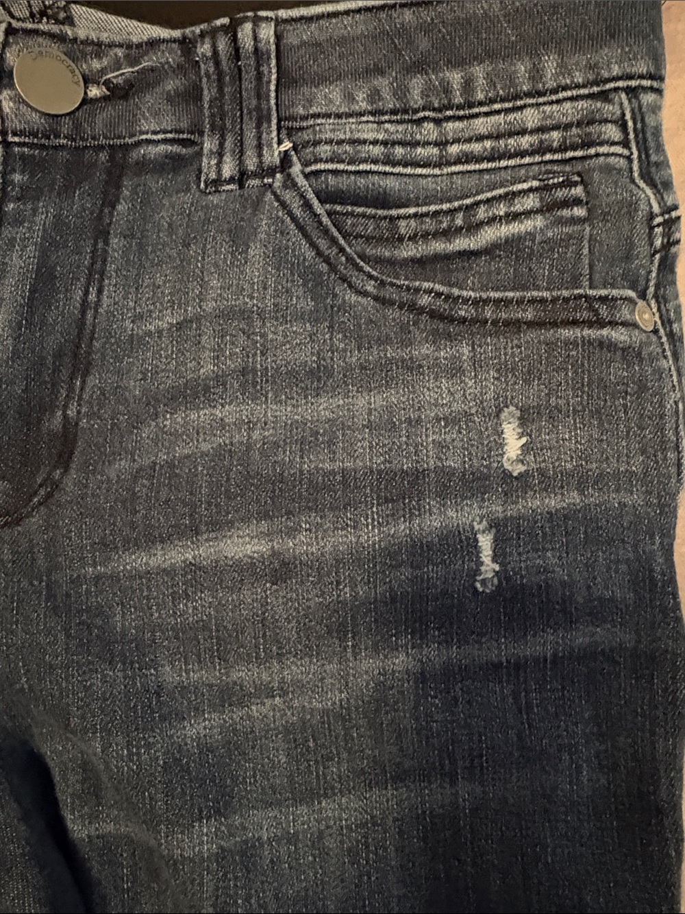 Democracy Dark Indigo Cropped Frayed-Hem Jeans - Picture 6 of 7